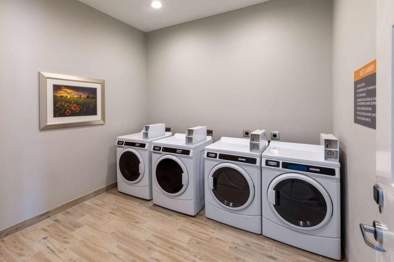 La Quinta Inn & Suites By Wyndham Round Rock Near Kalahari Buitenkant foto